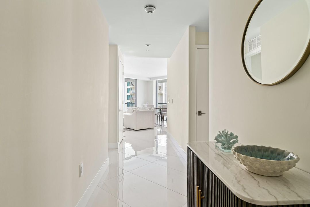 出租: $16,000 (2 贝兹, 2 浴室, 1775 平方英尺)