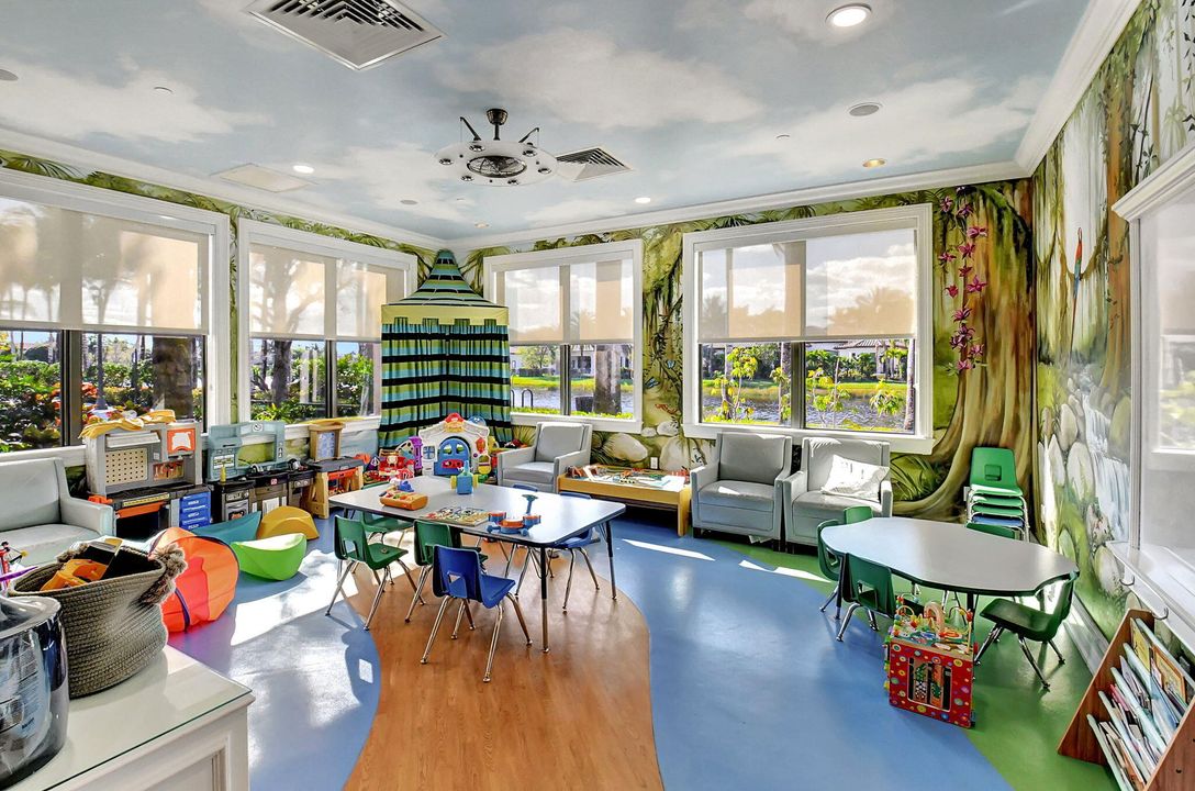 На продажу: $2,995,000 (4 спален, 5 ванн, 4638 Квадратных фут)