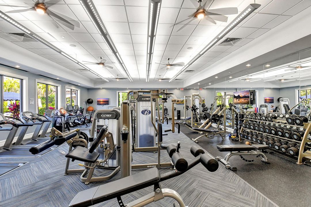 На продажу: $2,995,000 (4 спален, 5 ванн, 4638 Квадратных фут)