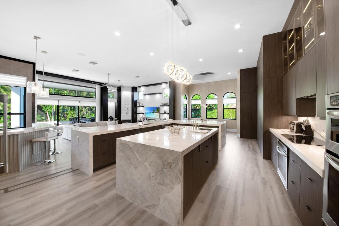 For Sale: $3,999,999 (4 beds, 3 baths, 4316 Square Feet)