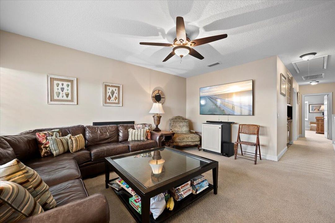 В аренду: $12,000 (3 спален, 3 ванн, 2200 Квадратных фут)