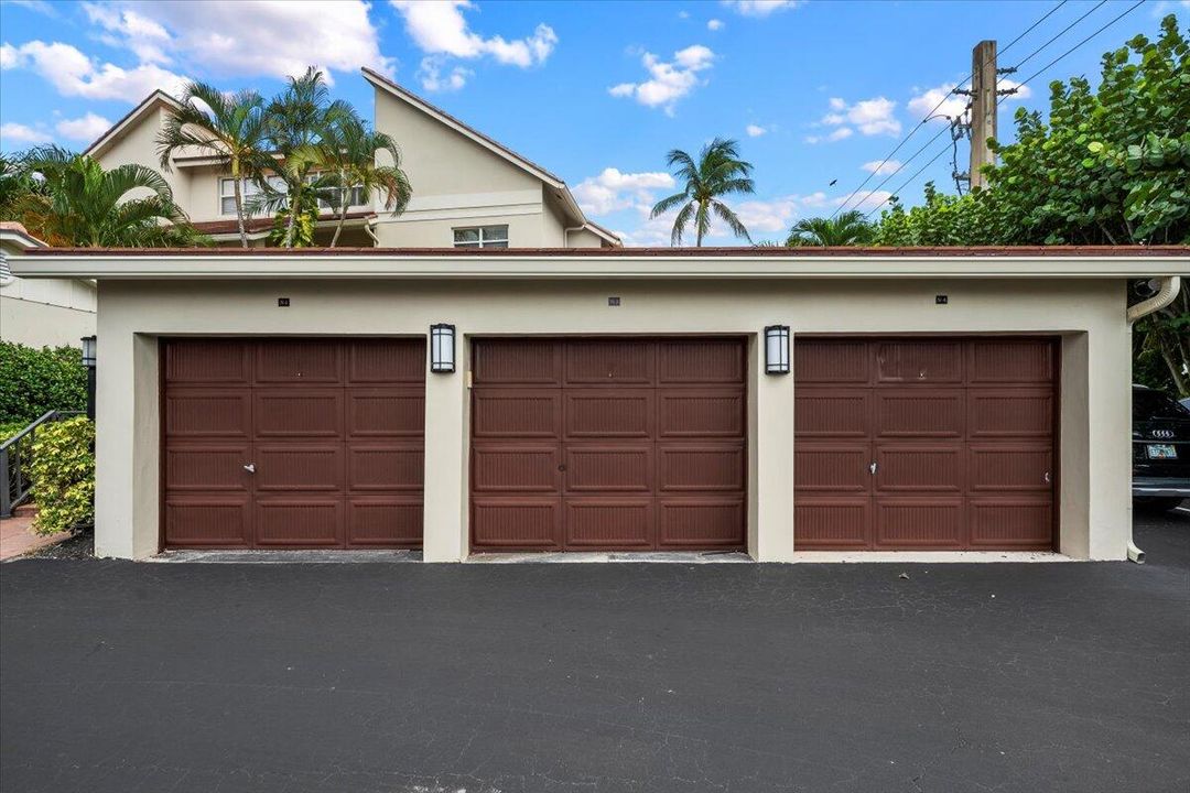 В аренду: $12,000 (3 спален, 3 ванн, 2200 Квадратных фут)