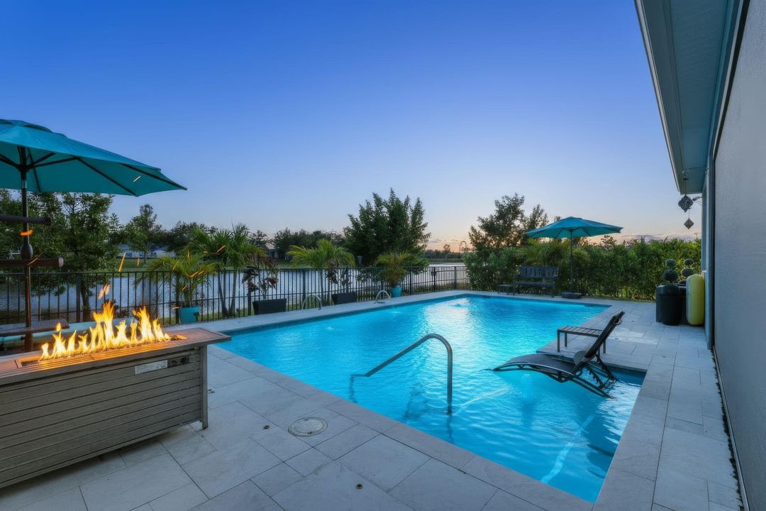 For Sale: $619,900 (3 beds, 2 baths, 1998 Square Feet)