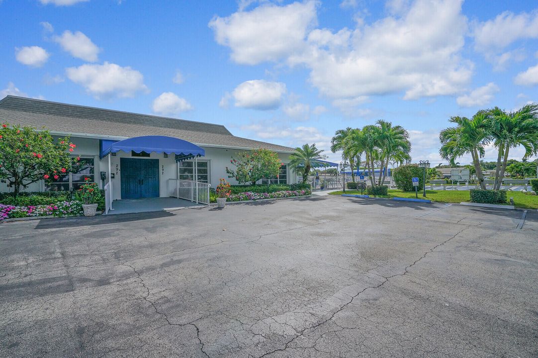 For Rent: $1,900 (2 beds, 2 baths, 1175 Square Feet)