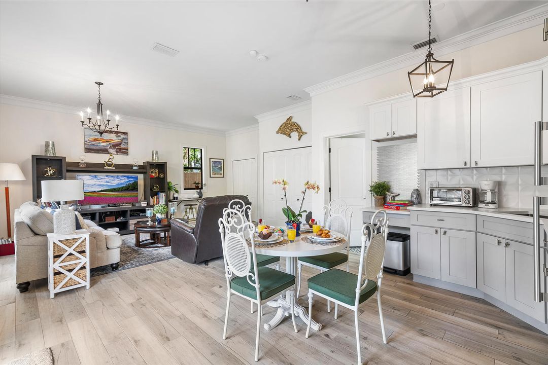 待售: $2,199,999 (4 贝兹, 3 浴室, 2288 平方英尺)