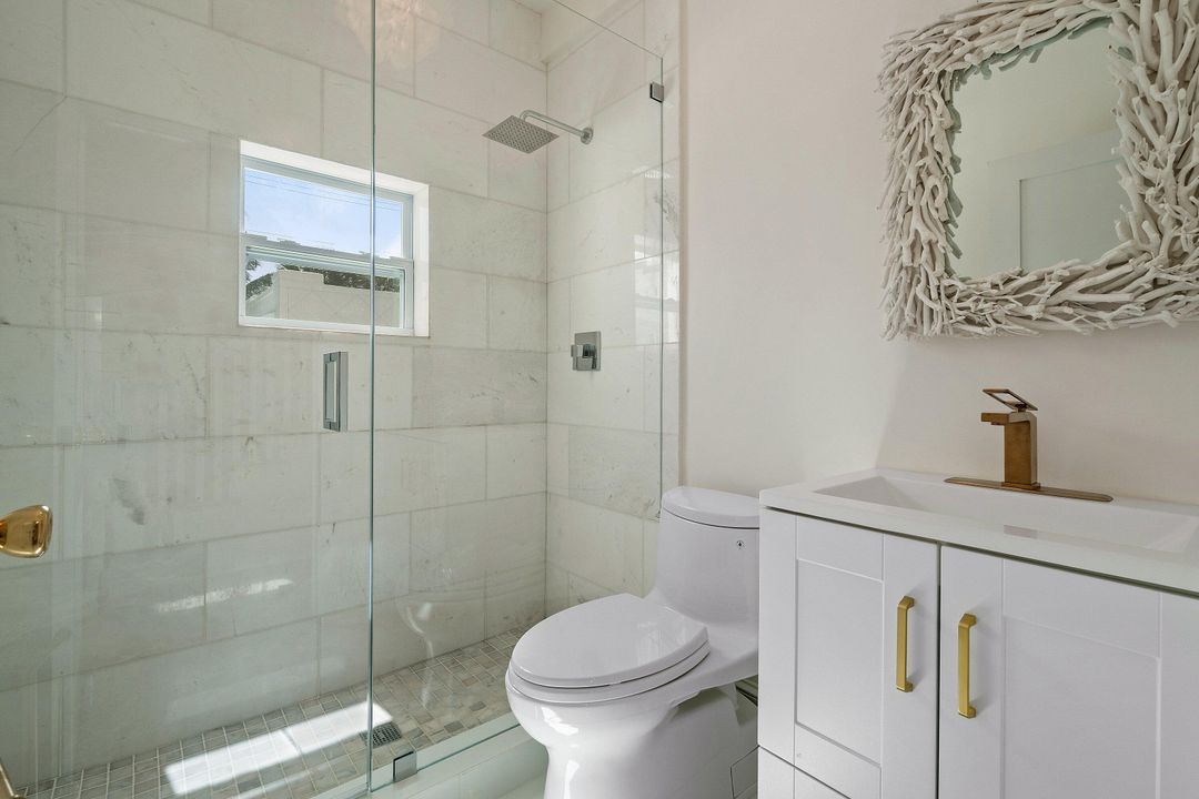 出租: $15,000 (5 贝兹, 4 浴室, 2462 平方英尺)