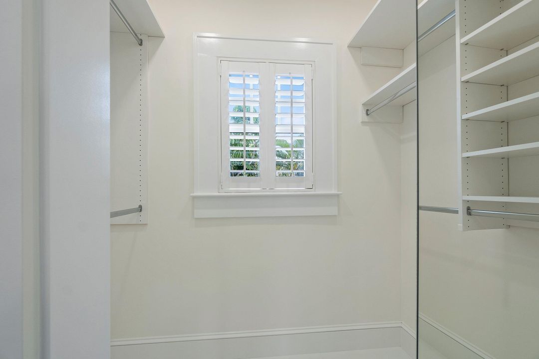 出租: $15,000 (5 贝兹, 4 浴室, 2462 平方英尺)