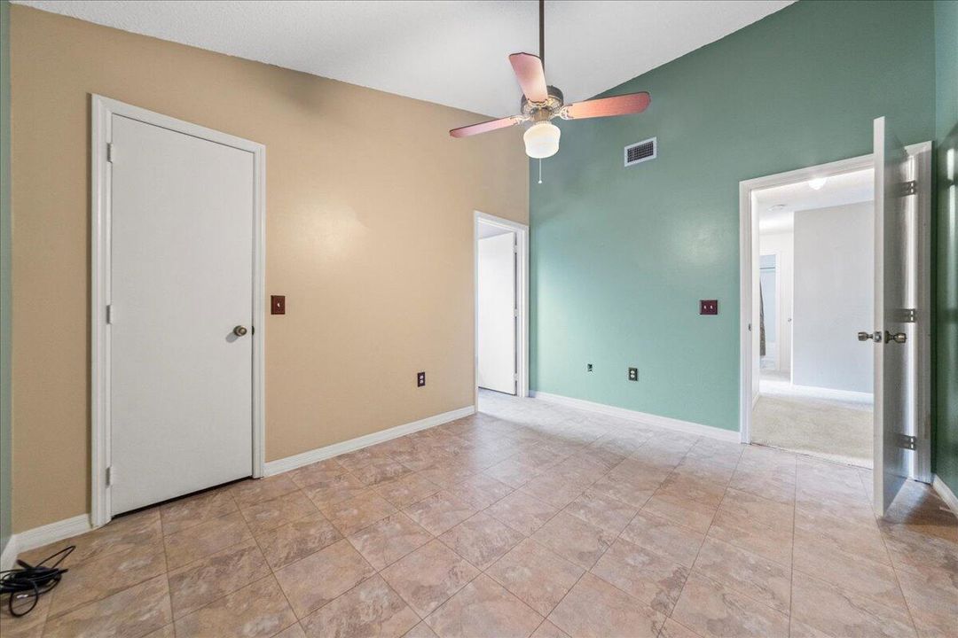 На продажу: $280,000 (3 спален, 2 ванн, 1133 Квадратных фут)