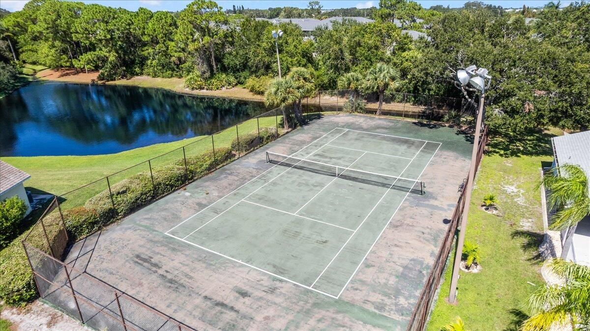 На продажу: $280,000 (3 спален, 2 ванн, 1133 Квадратных фут)