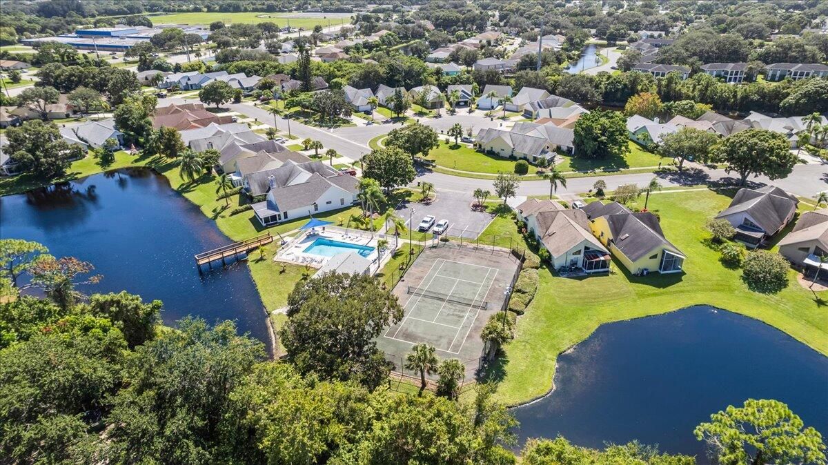 На продажу: $280,000 (3 спален, 2 ванн, 1133 Квадратных фут)