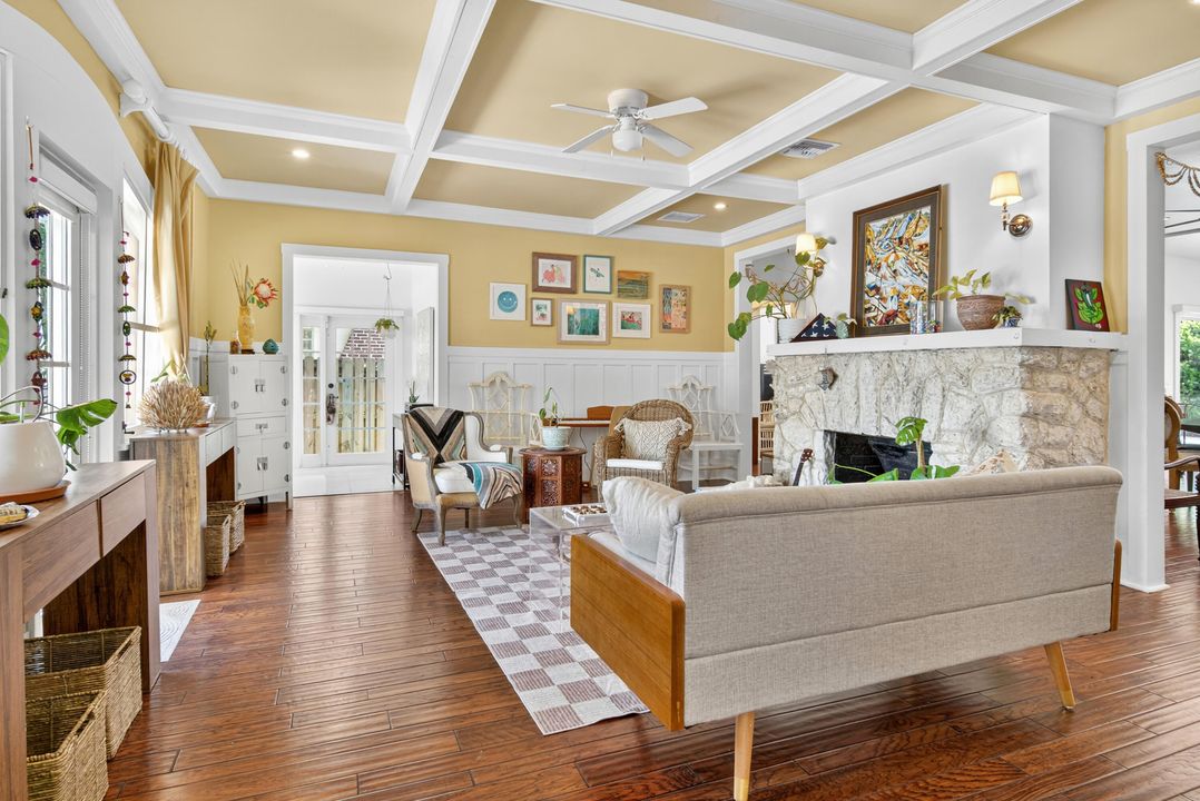 For Sale: $1,995,000 (3 beds, 3 baths, 2147 Square Feet)