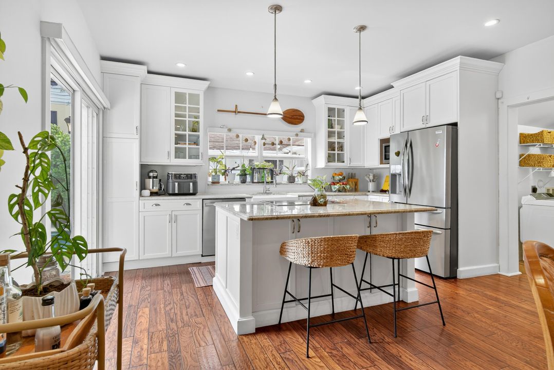 For Sale: $1,995,000 (3 beds, 3 baths, 2147 Square Feet)