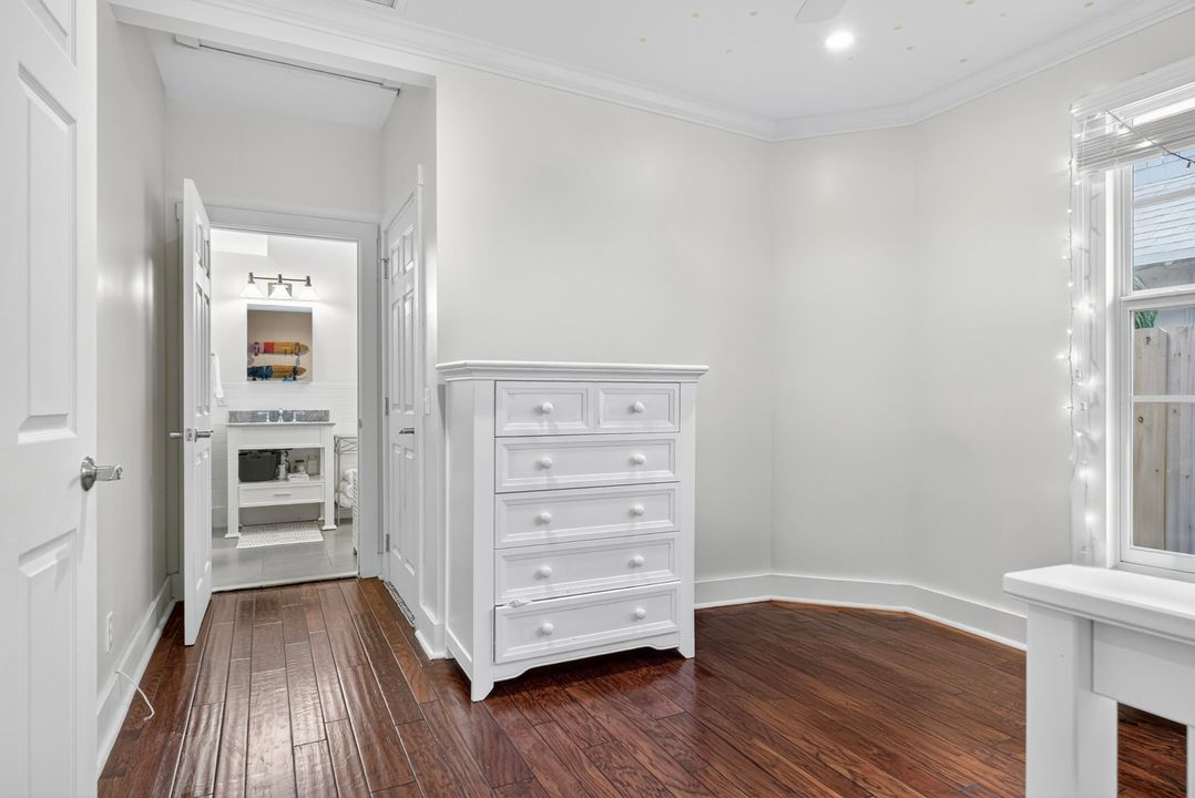 For Sale: $1,995,000 (3 beds, 3 baths, 2147 Square Feet)