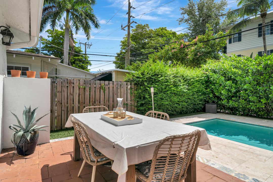 For Sale: $1,995,000 (3 beds, 3 baths, 2147 Square Feet)