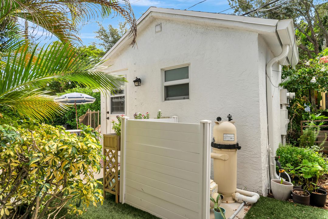 For Sale: $1,995,000 (3 beds, 3 baths, 2147 Square Feet)