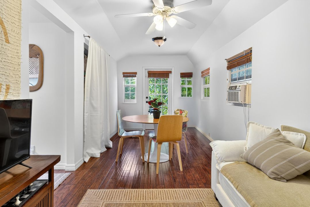 For Sale: $1,995,000 (3 beds, 3 baths, 2147 Square Feet)