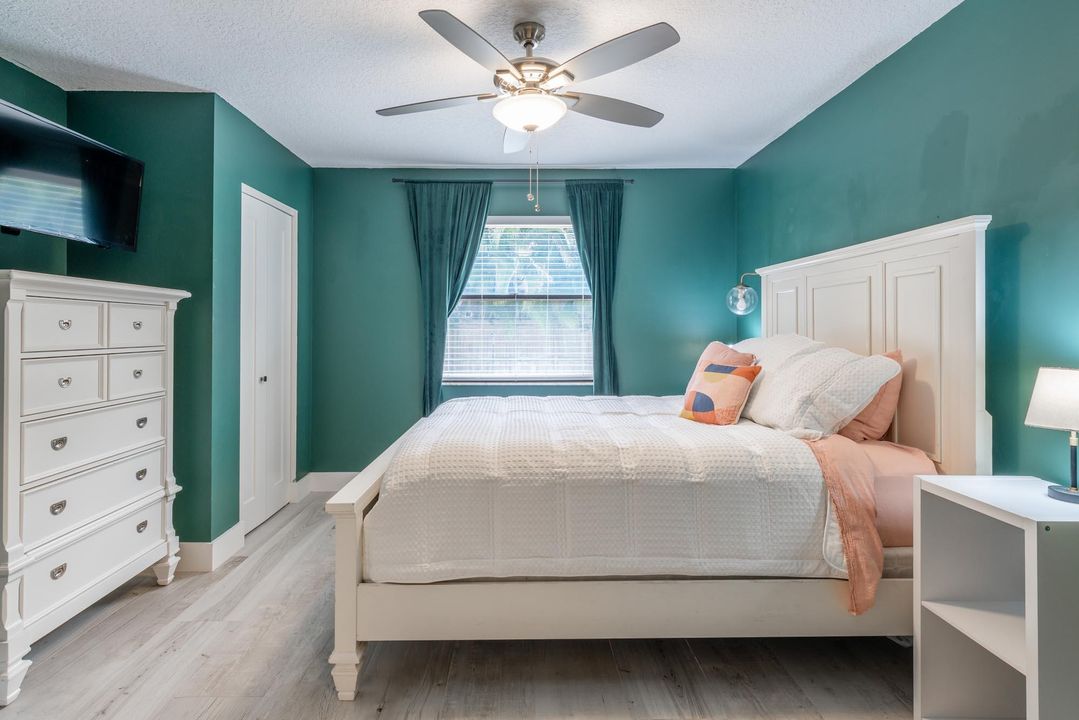 Active With Contract: $650,000 (3 beds, 2 baths, 2263 Square Feet)