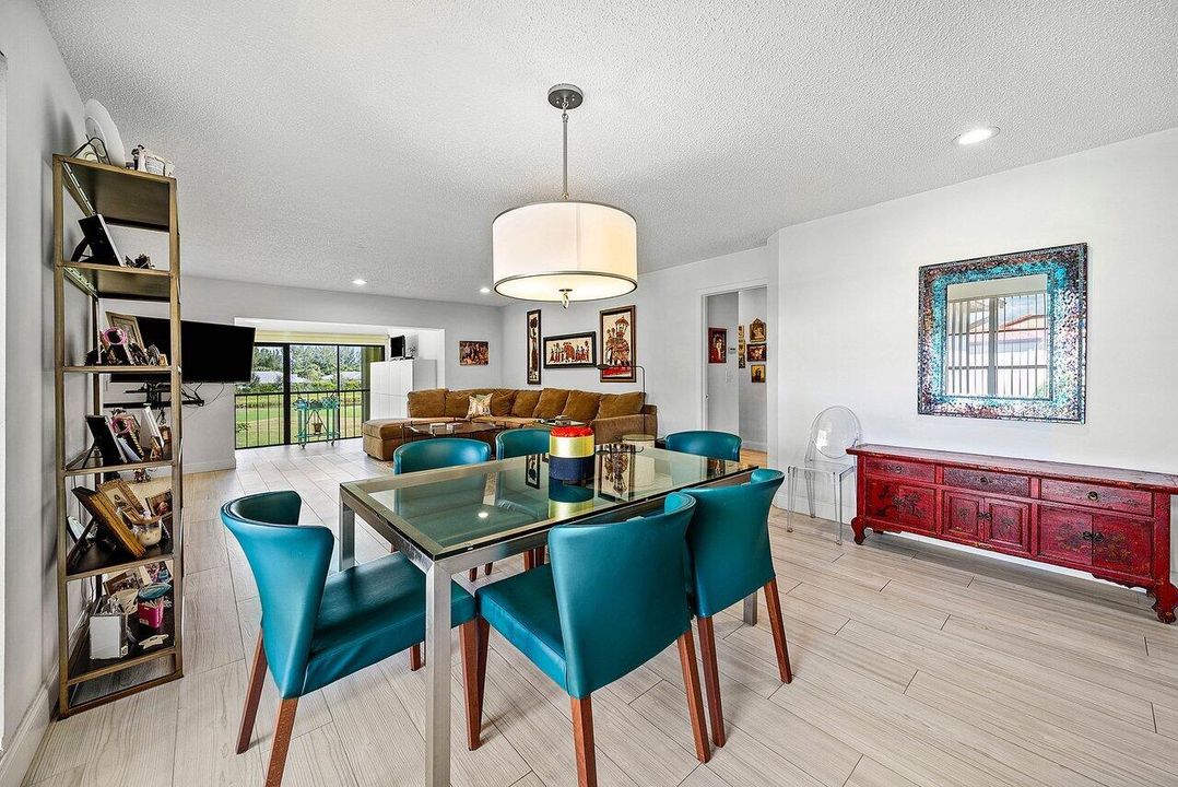 For Sale: $319,000 (2 beds, 2 baths, 1411 Square Feet)