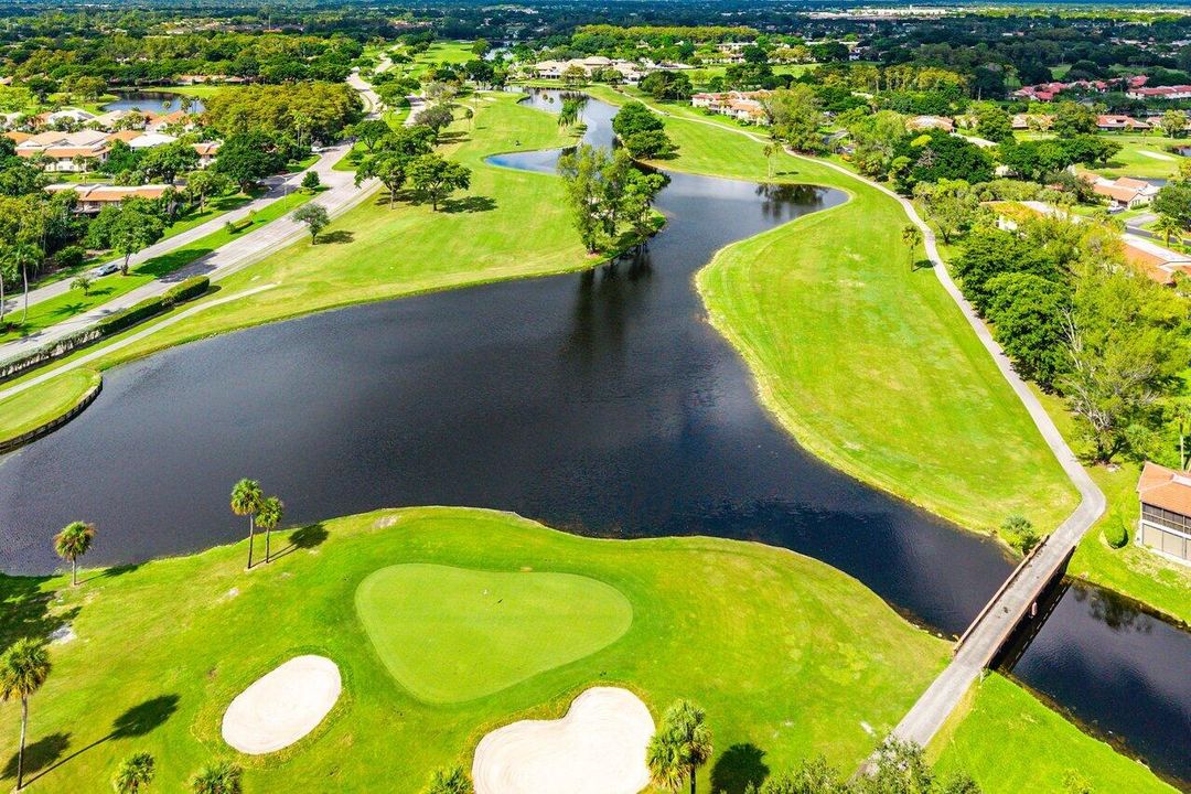 For Sale: $319,000 (2 beds, 2 baths, 1411 Square Feet)