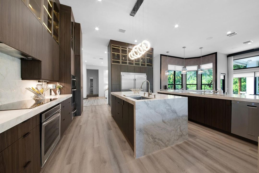 For Sale: $3,999,999 (4 beds, 3 baths, 4316 Square Feet)