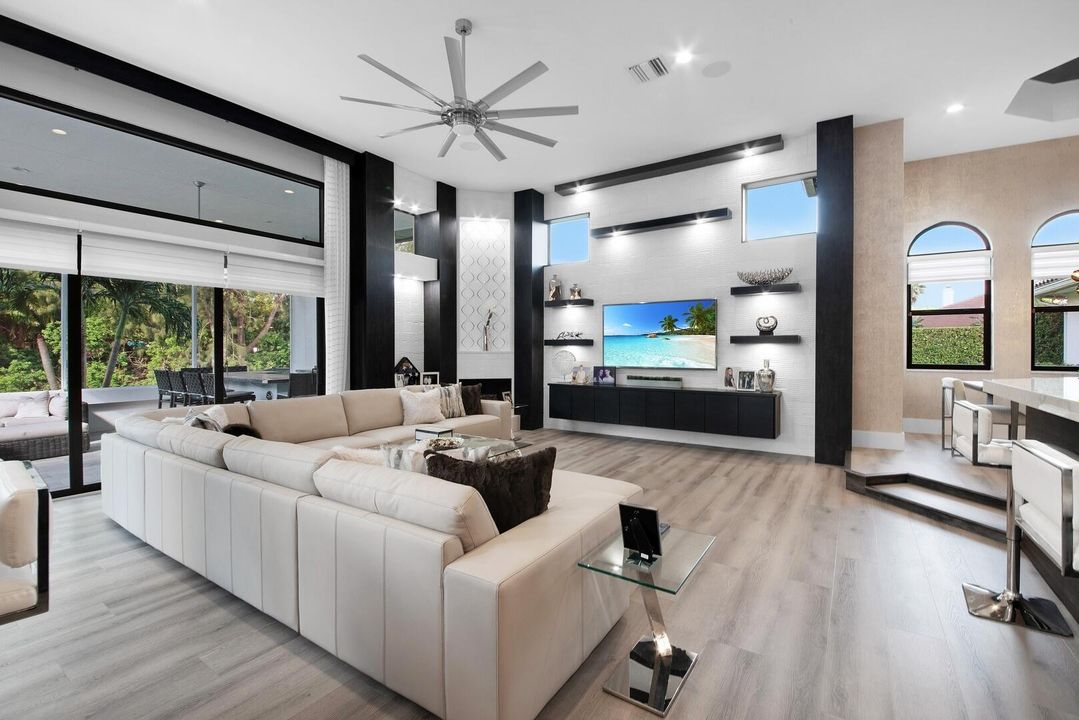 For Sale: $3,999,999 (4 beds, 3 baths, 4316 Square Feet)