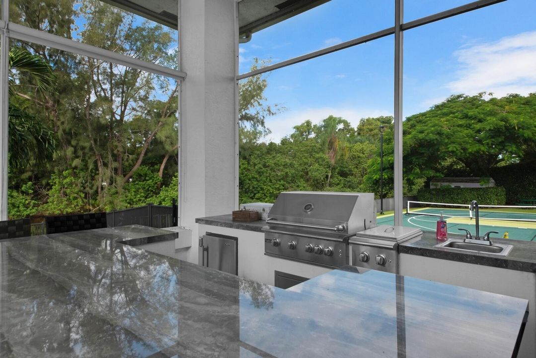 For Sale: $3,999,999 (4 beds, 3 baths, 4316 Square Feet)