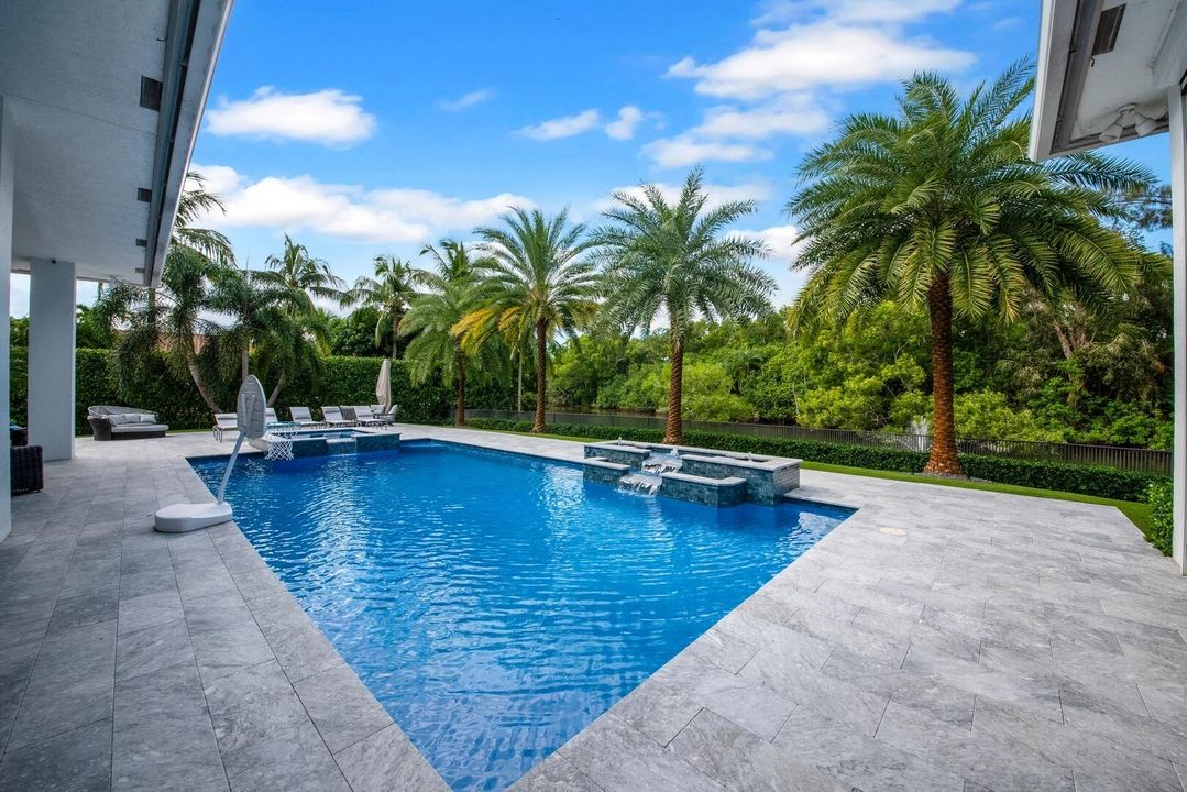 For Sale: $3,999,999 (4 beds, 3 baths, 4316 Square Feet)