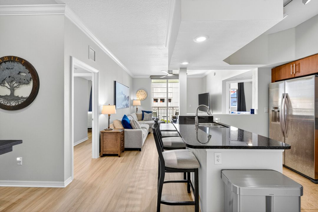 Active With Contract: $535,000 (2 beds, 2 baths, 1114 Square Feet)