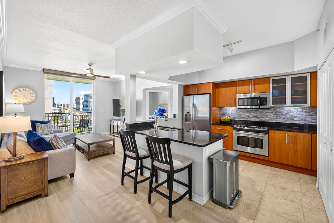 Active With Contract: $535,000 (2 beds, 2 baths, 1114 Square Feet)