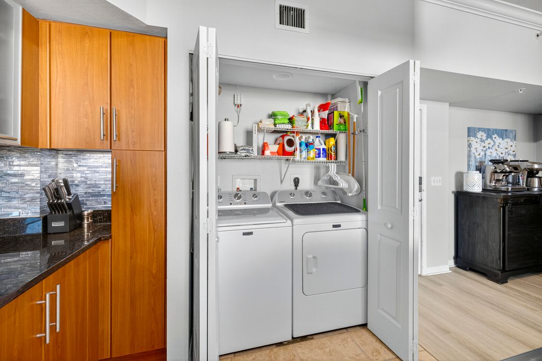 Active With Contract: $535,000 (2 beds, 2 baths, 1114 Square Feet)