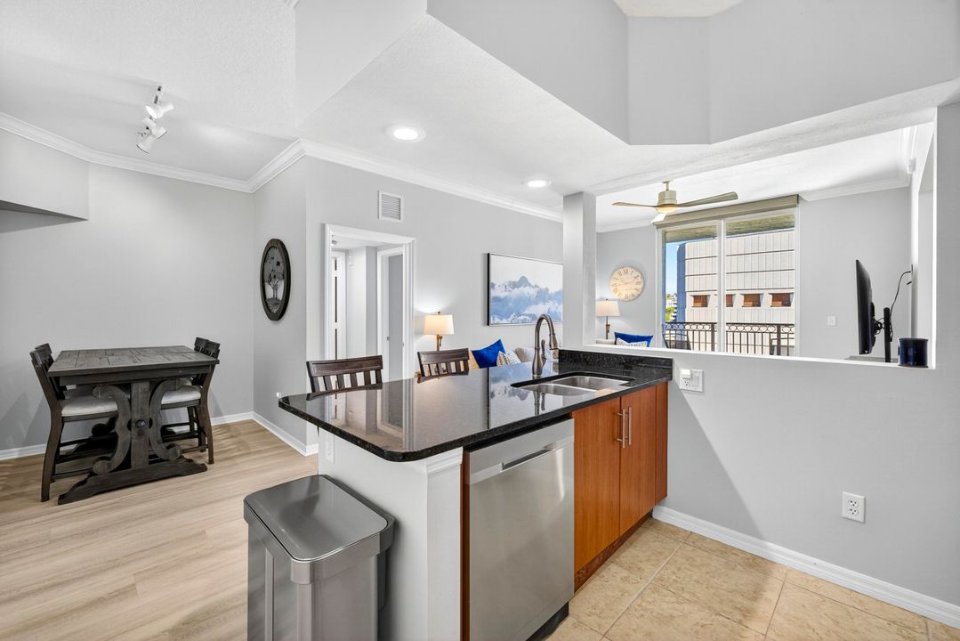 Active With Contract: $535,000 (2 beds, 2 baths, 1114 Square Feet)