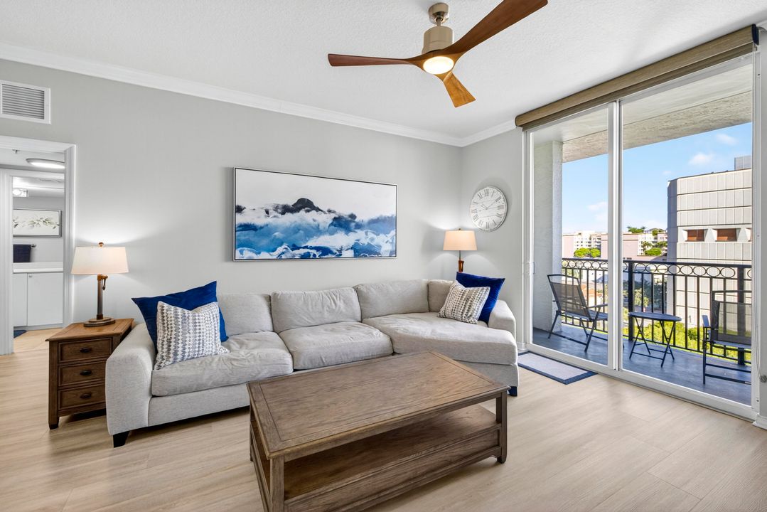 Active With Contract: $535,000 (2 beds, 2 baths, 1114 Square Feet)