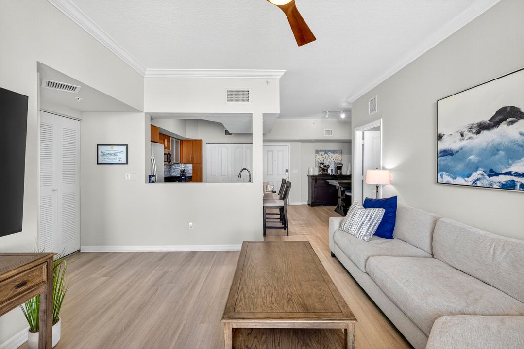 Active With Contract: $535,000 (2 beds, 2 baths, 1114 Square Feet)