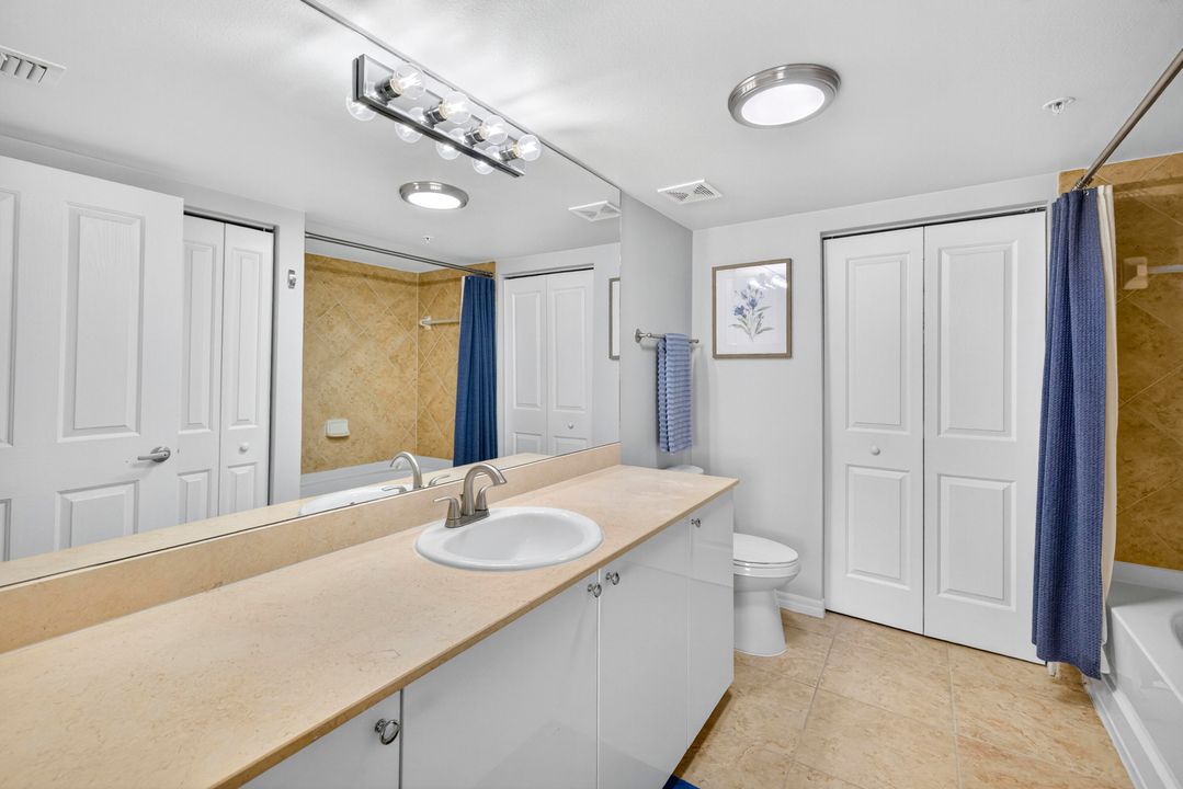 Active With Contract: $535,000 (2 beds, 2 baths, 1114 Square Feet)