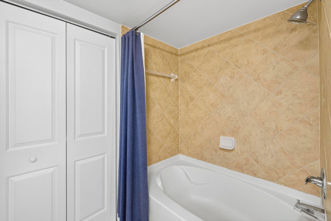 Active With Contract: $535,000 (2 beds, 2 baths, 1114 Square Feet)