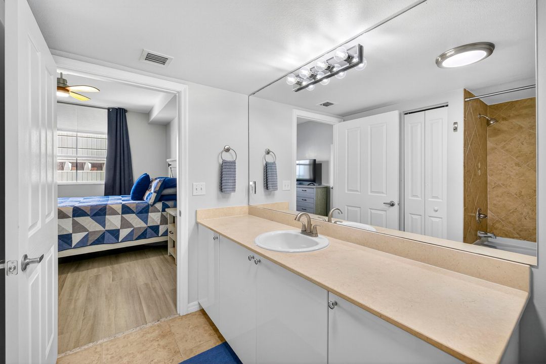 Active With Contract: $535,000 (2 beds, 2 baths, 1114 Square Feet)