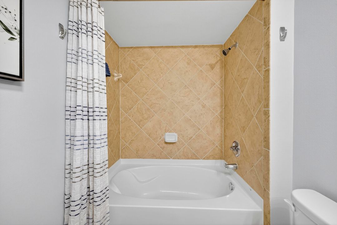 Active With Contract: $535,000 (2 beds, 2 baths, 1114 Square Feet)