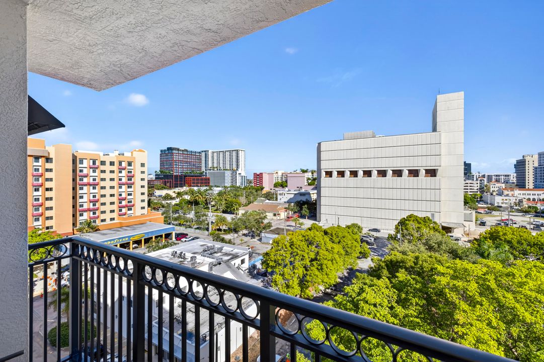 Active With Contract: $535,000 (2 beds, 2 baths, 1114 Square Feet)