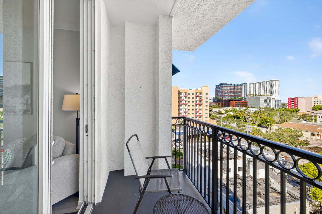 Active With Contract: $535,000 (2 beds, 2 baths, 1114 Square Feet)