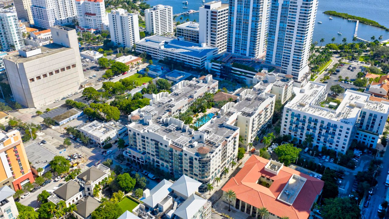 Active With Contract: $535,000 (2 beds, 2 baths, 1114 Square Feet)