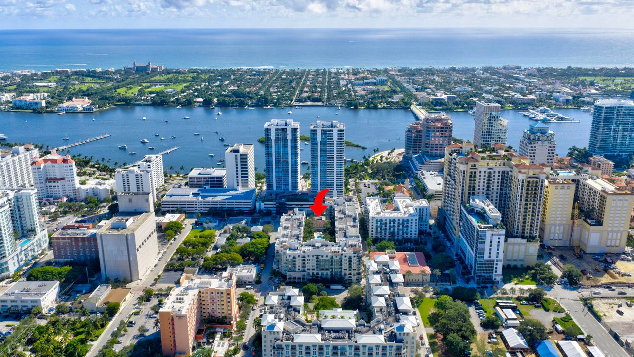 Active With Contract: $535,000 (2 beds, 2 baths, 1114 Square Feet)