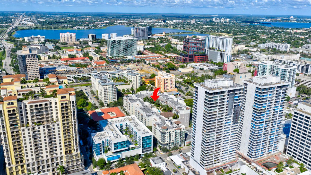 Active With Contract: $535,000 (2 beds, 2 baths, 1114 Square Feet)