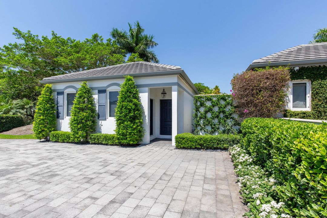 For Rent: $50,000 (6 beds, 7 baths, 5698 Square Feet)