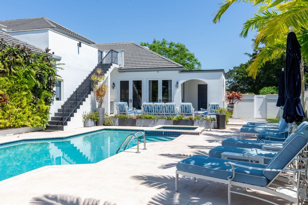 For Rent: $50,000 (6 beds, 7 baths, 5698 Square Feet)