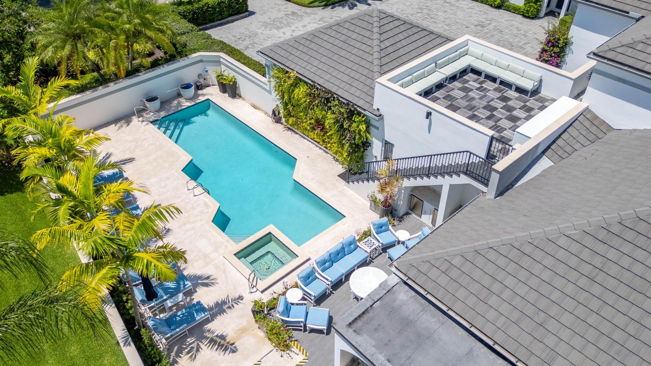 For Rent: $50,000 (6 beds, 7 baths, 5698 Square Feet)