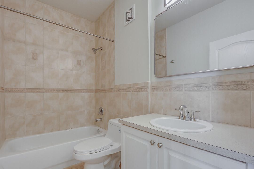 Под контрактом: $3,000 (3 спален, 2 ванн, 1454 Квадратных фут)