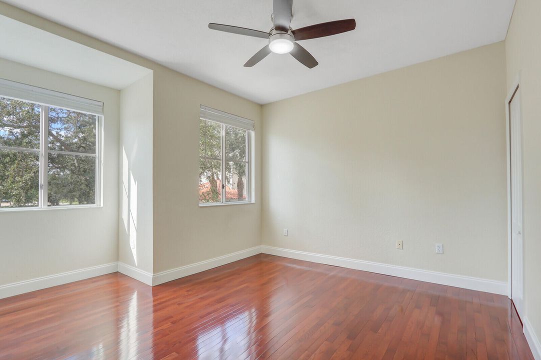 Под контрактом: $3,000 (3 спален, 2 ванн, 1454 Квадратных фут)