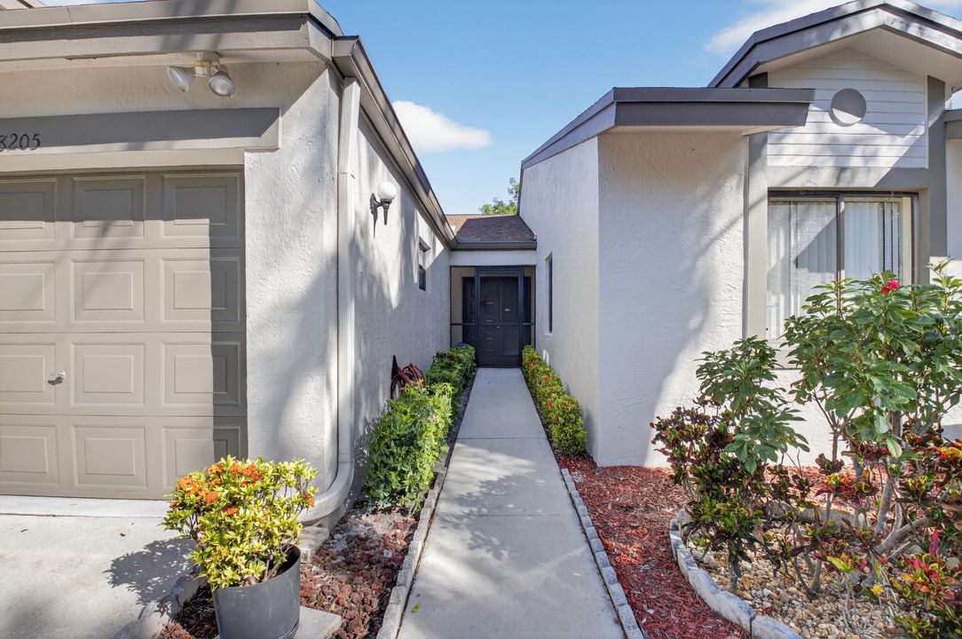 For Sale: $314,900 (2 beds, 2 baths, 1310 Square Feet)