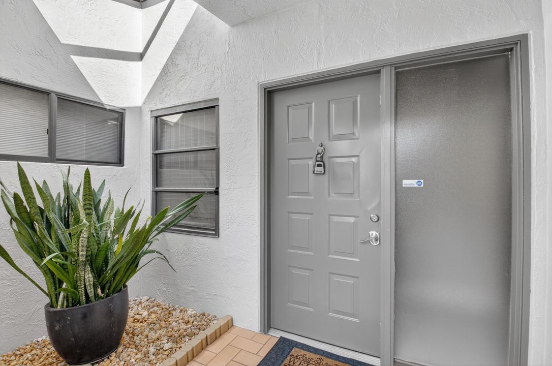 For Sale: $314,900 (2 beds, 2 baths, 1310 Square Feet)