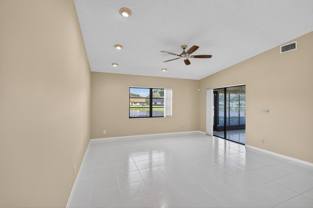 For Sale: $314,900 (2 beds, 2 baths, 1310 Square Feet)